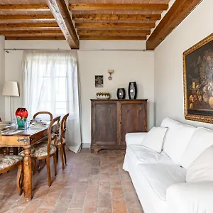 residence-la-mandolata-apartments-w-pool-parking.it-tuscanyhotel.com/